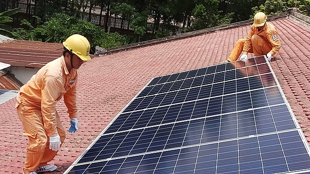 Mien nam tang toc cac du an dien mat troi ap mai nha 1784